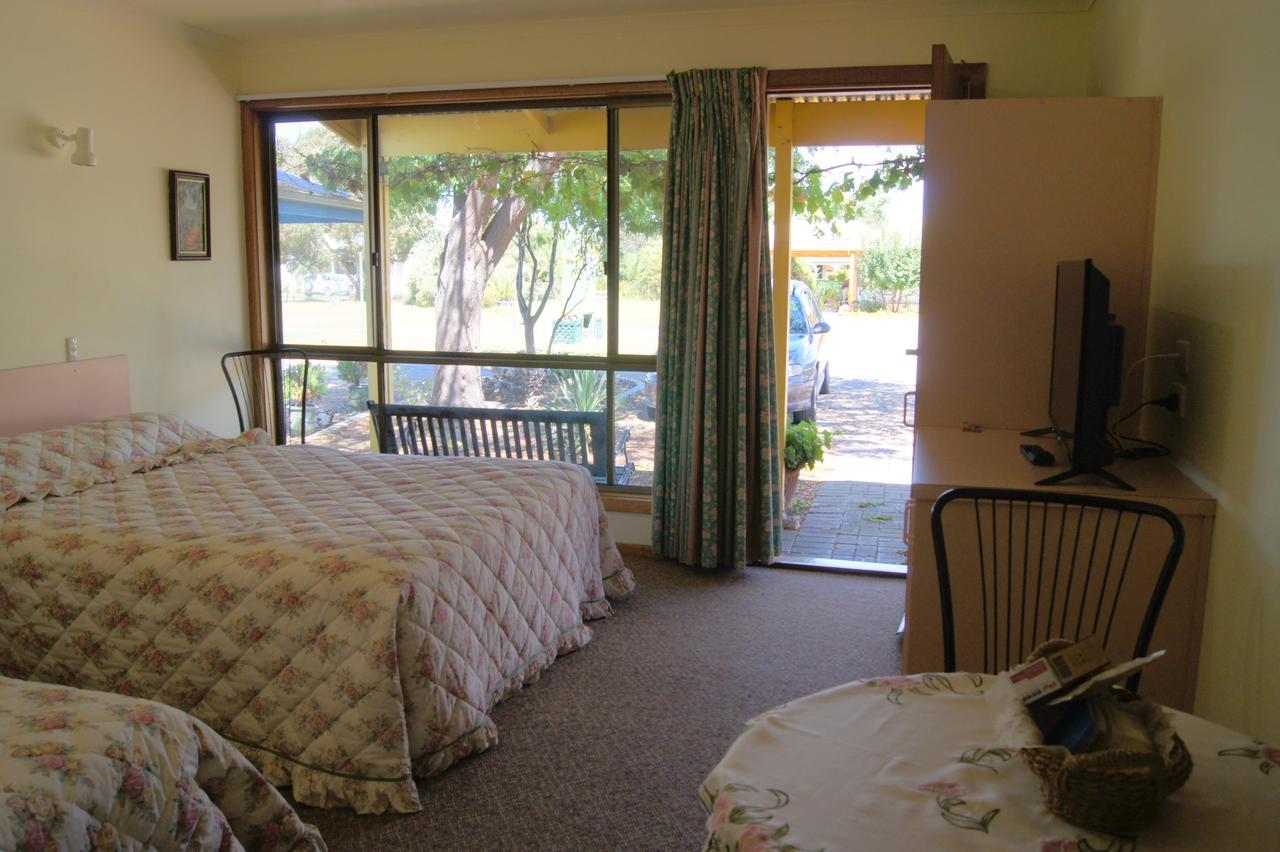 Milang Lakes Motel Bagian luar foto