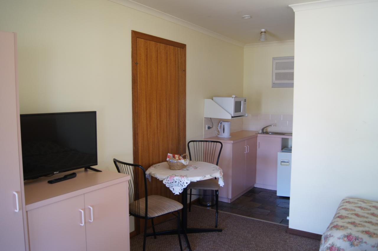 Milang Lakes Motel Bagian luar foto
